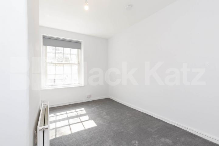 Newly refurbished one bed minutes to Euston, UCL and UCH Phoenix Road, Camden / Euston